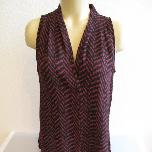 VINCE CAMUTO Black and Burgundy Chevron Top - Picture 4 of 10